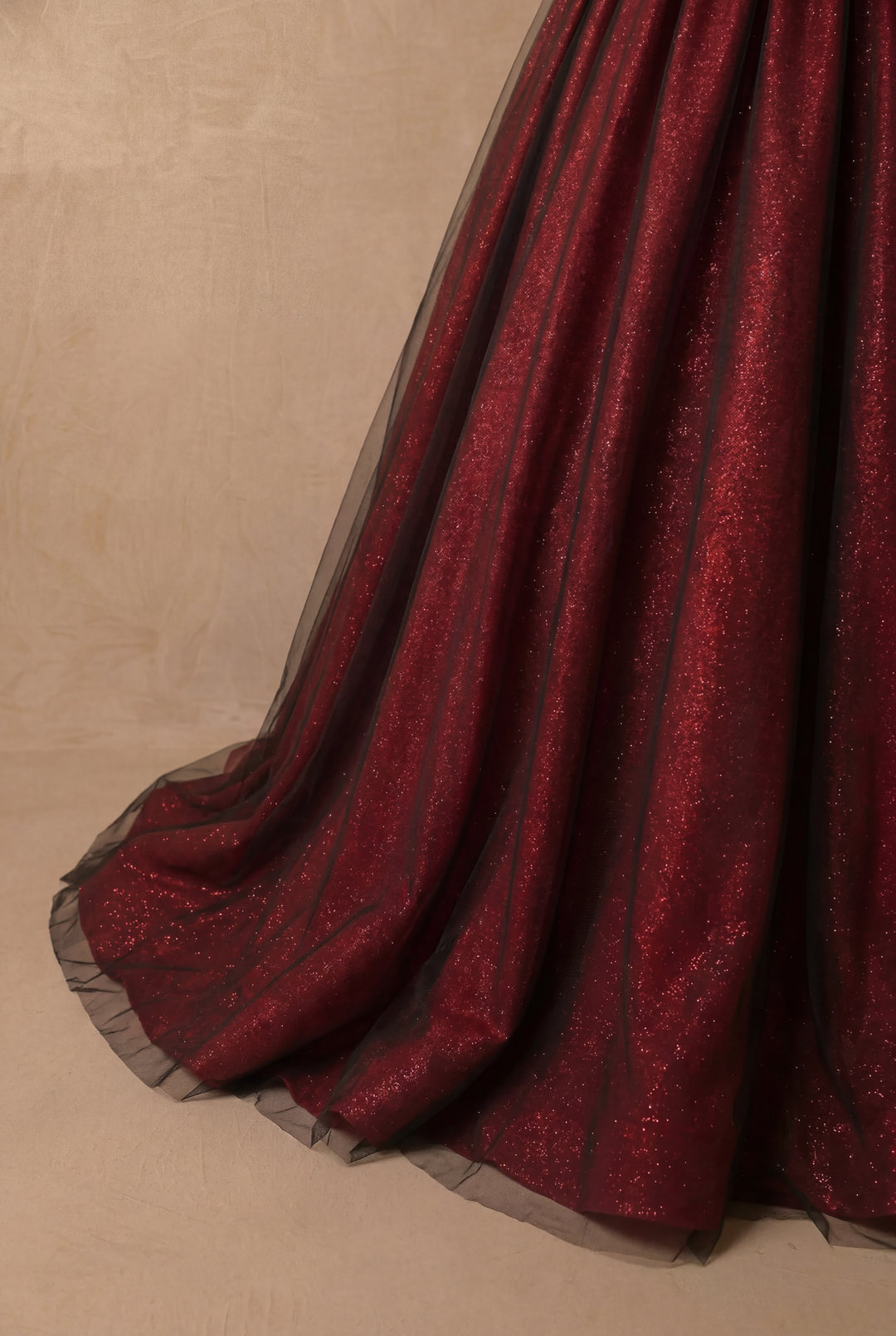 Elegant Black and Red Gothic Wedding Dress with Gloves WonderlandByLilian Elegant Black and Red Gothic Wedding Dress with Gloves WonderlandByLilian