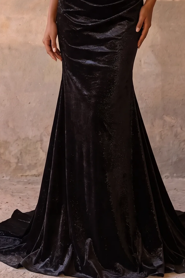 Gothic Black Mermaid Evening Dress with Shawl – Elegant Formal Gown with Strapless – Sparkling Black Evening Gown Plus Size