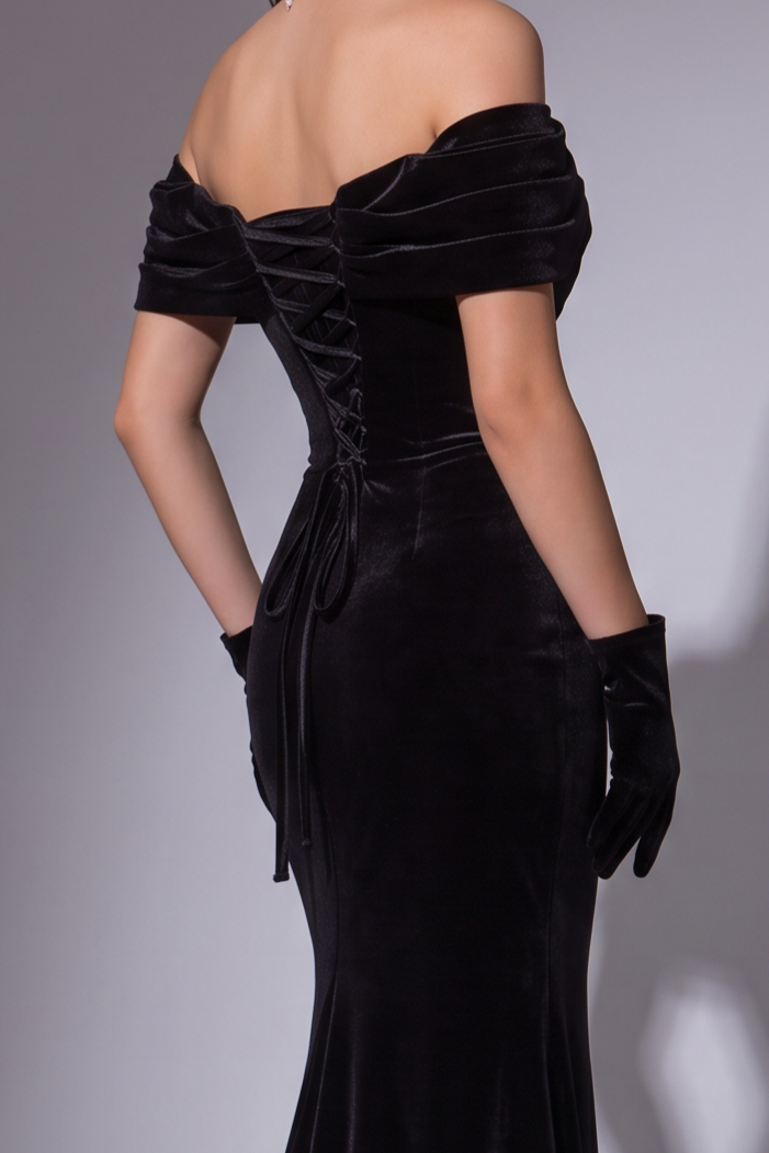 Gothic Black Victorian Off-the-Shoulder Velvet Evening Gown - Plus Size