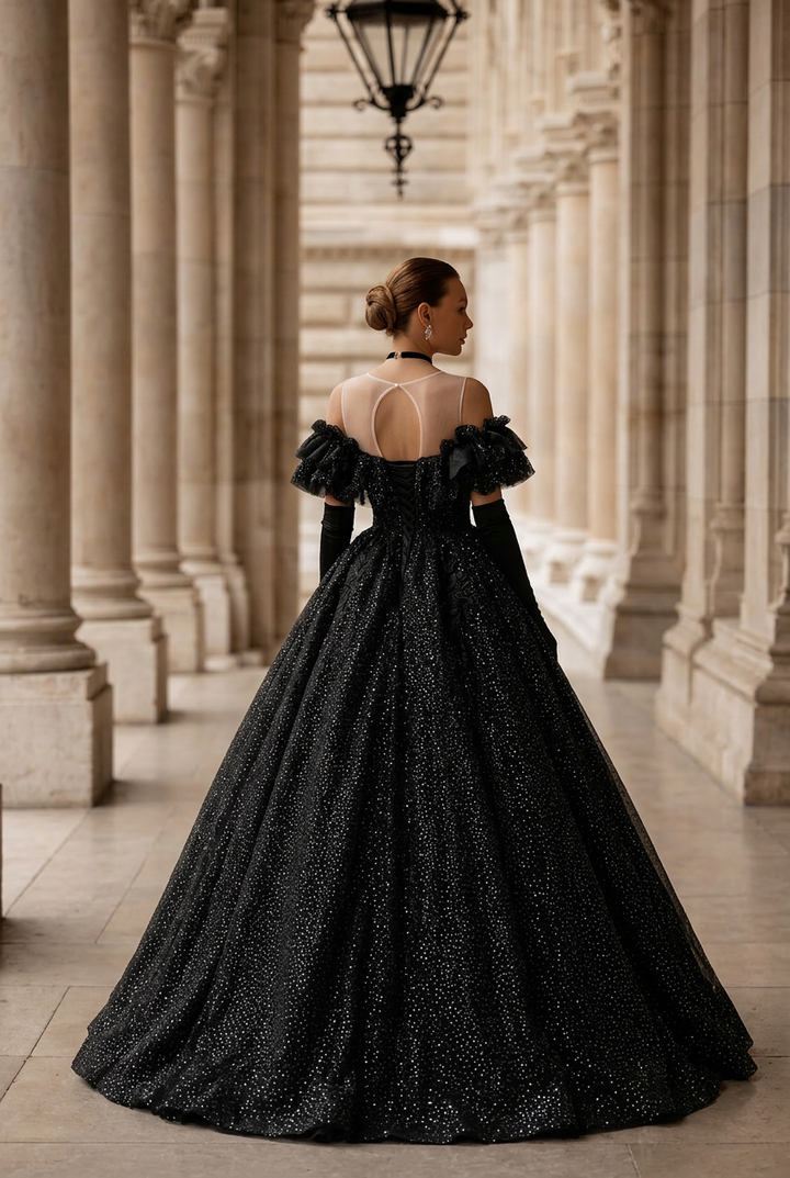 Gothic Schwarzes Hochzeitskleid mit perlenbesetzten Rüschen an den Schultern - Schwarzes Abendkleid mit Pailletten in Übergröße