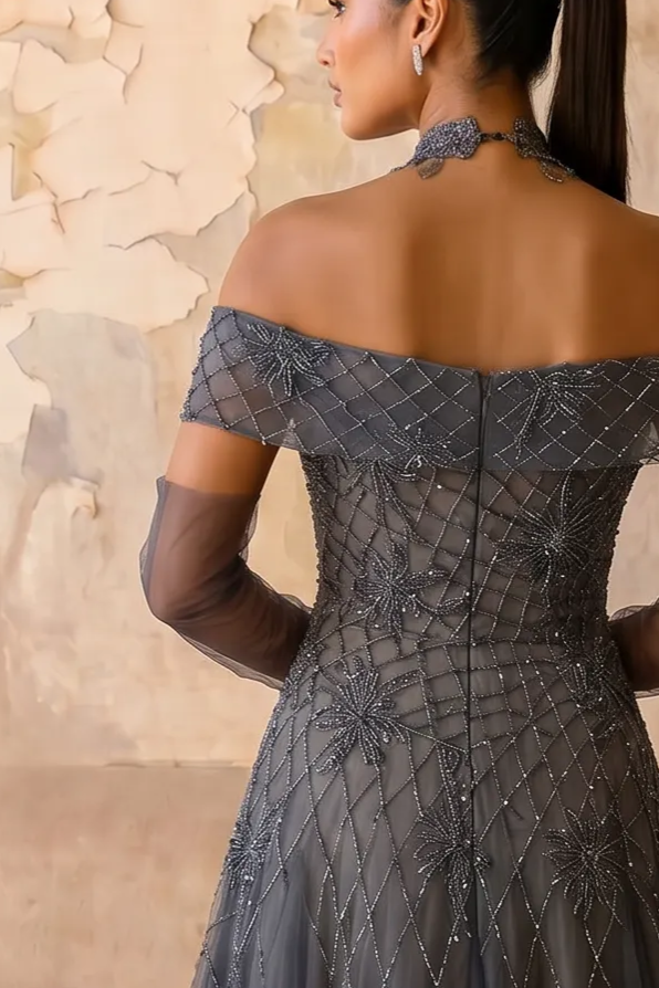 Gothic Anthrazitgraues schulterfreies Tüll-Abendkleid - Hübsches Paillettenkleid mit floralen Details in Übergröße