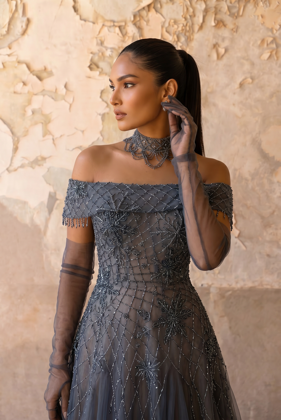 Gothic Anthrazitgraues schulterfreies Tüll-Abendkleid - Hübsches Paillettenkleid mit floralen Details in Übergröße