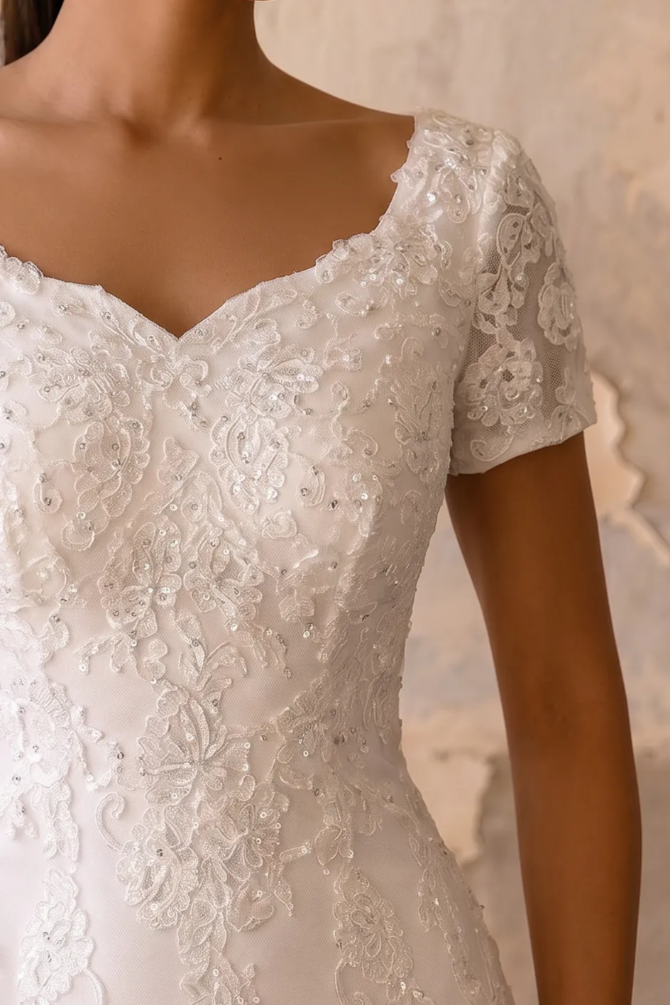 Graceful Elegance: Modest Mermaid Lace Wedding Dress with Short Sleeves Plus Size