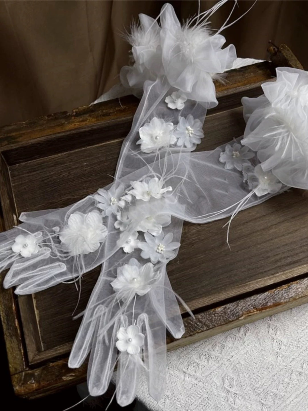 Elegant White Floral Bridal Gloves - Delicate Wedding Gloves with Tulle and Blossoms