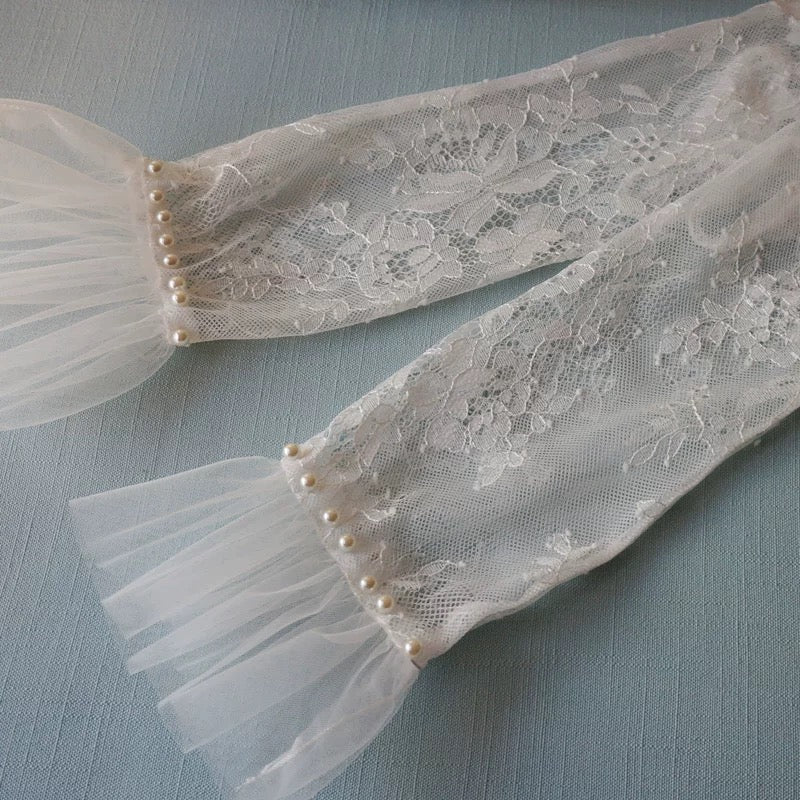 Elegant White Lace Bridal Gloves with Tulle Ruffles and Pearl