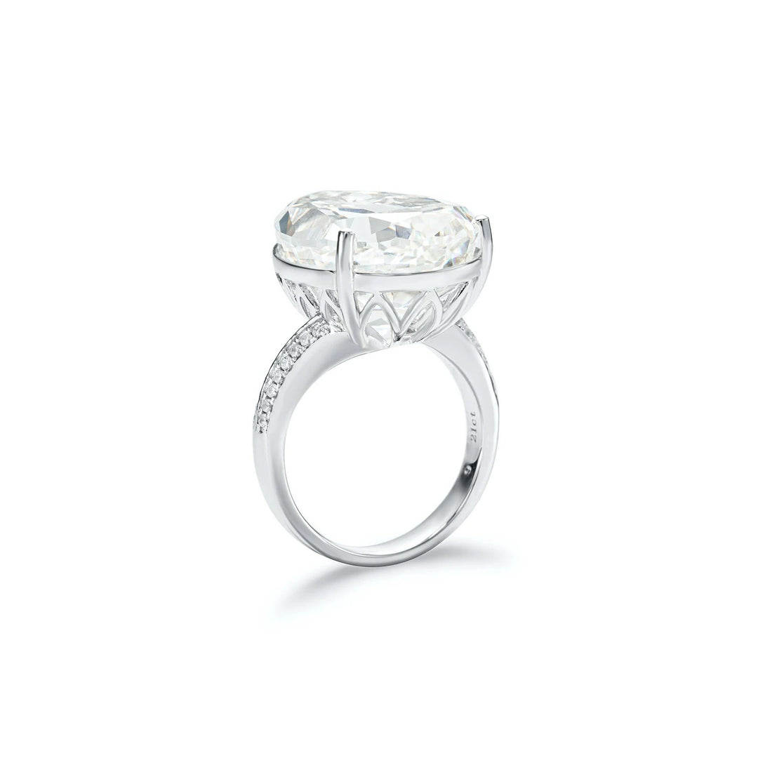 Luxury Pear Cut Cubic Zirconia Statement Decoy Engagement Ring 30 Carat