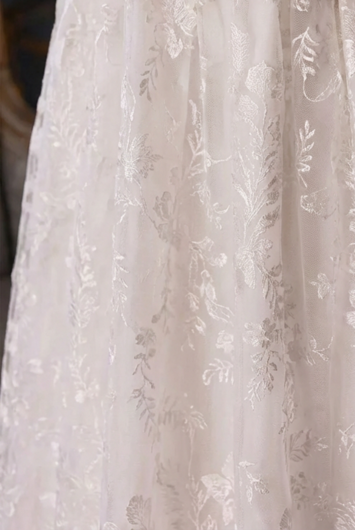 Bridgerton Daphne White Regency Era Dress with Floral Embroidered Train - Custom Regency Gown with Puff Sleeves Plus Size