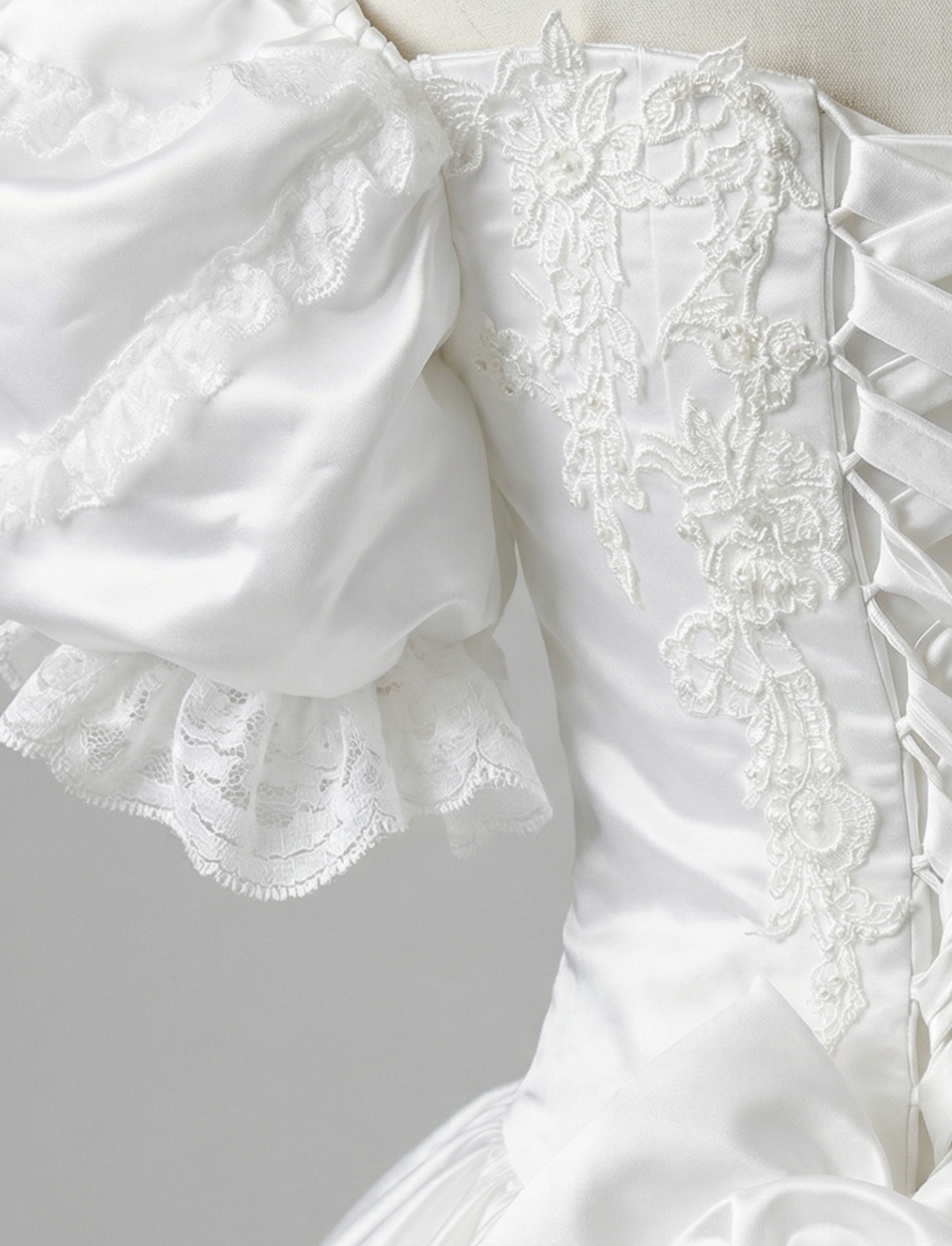 Princess Diana Wedding Dress - Antique White Modest Lace Wedding Dress With  Floral Satin