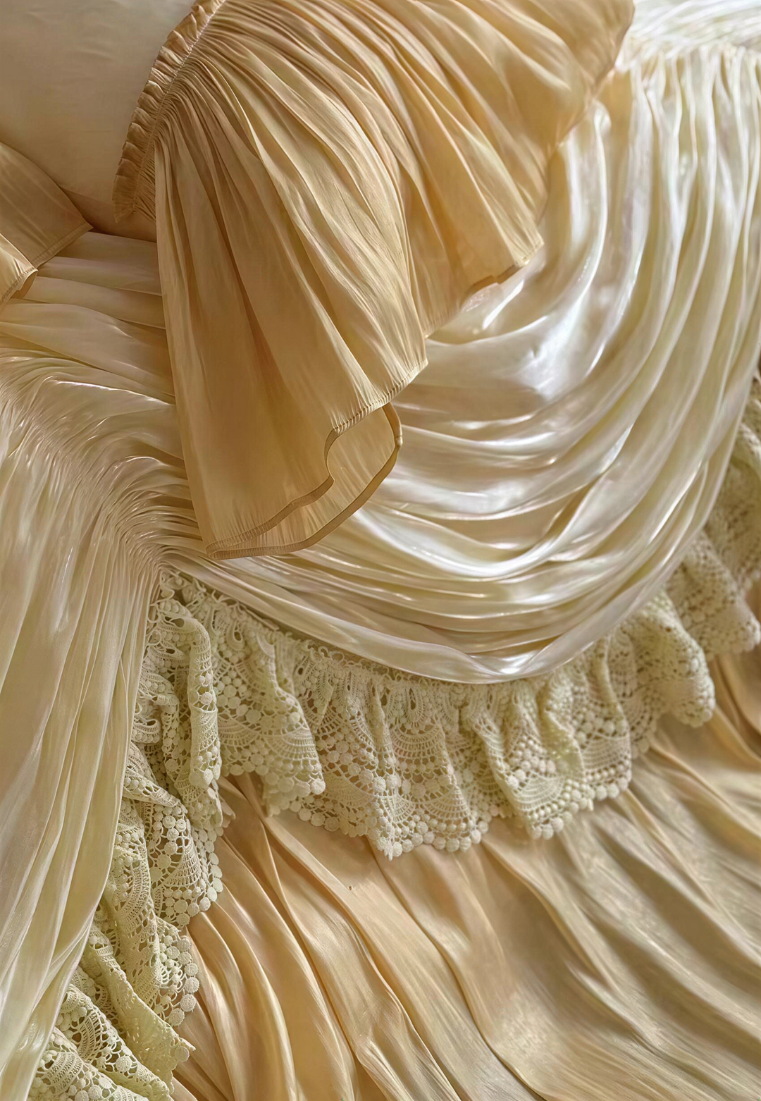 The 'Golden Manor' Golden Yellow Pure Cotton Bedding Set