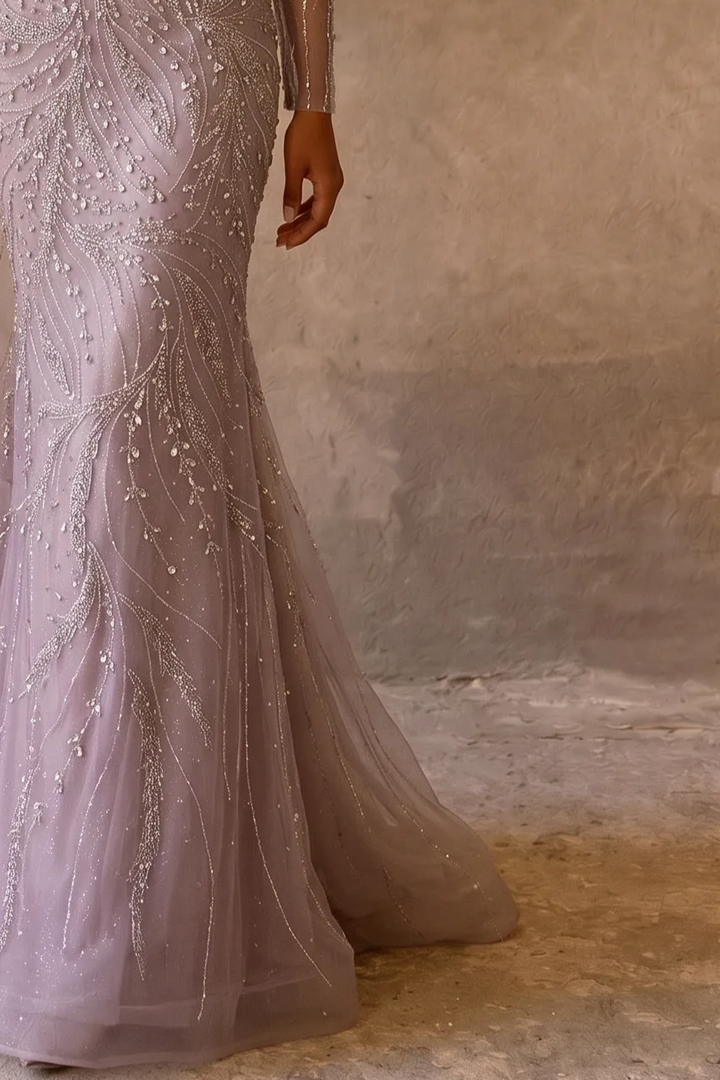 Elegantes Champagner-Abendkleid mit Pailletten und Tüll - Champagner-Kleid für Hochzeitsgäste - Hübsches Paillettenkleid mit langen Ärmeln in Übergröße