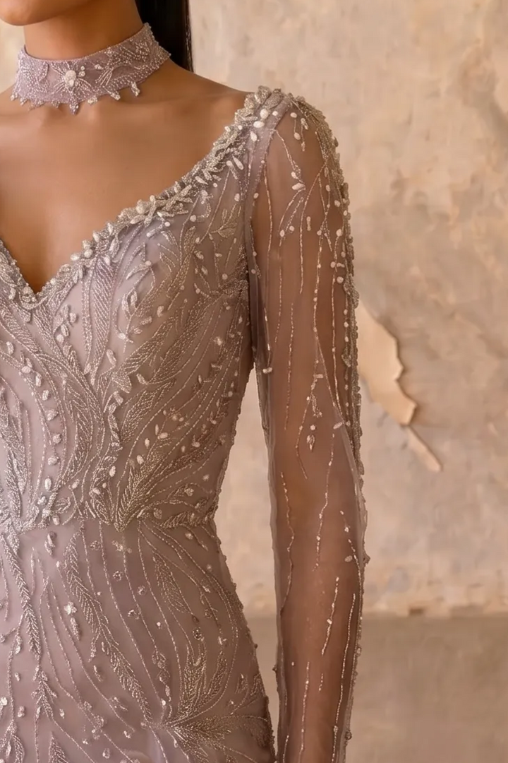 Elegantes Champagner-Abendkleid mit Pailletten und Tüll - Champagner-Kleid für Hochzeitsgäste - Hübsches Paillettenkleid mit langen Ärmeln in Übergröße
