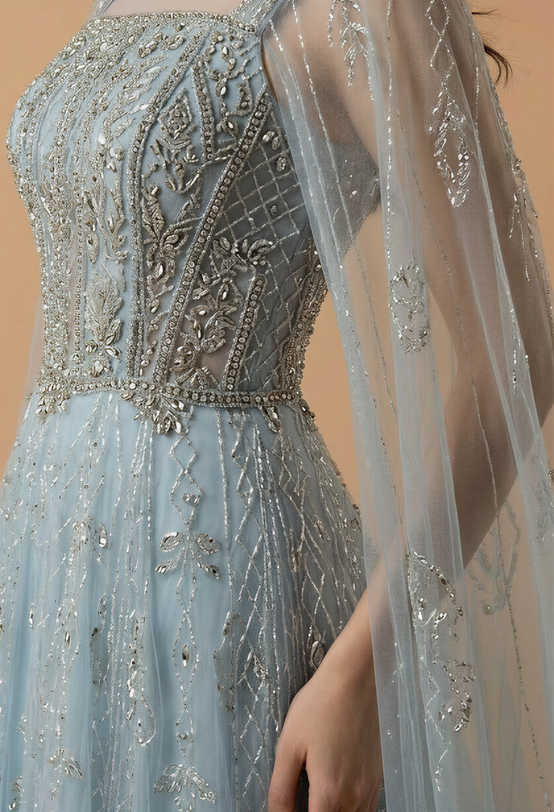 Elegantes Champagner-Abendkleid mit Pailletten und Tüll - Champagner-Kleid für Hochzeitsgäste - Hübsches Paillettenkleid mit langen Ärmeln in Übergröße