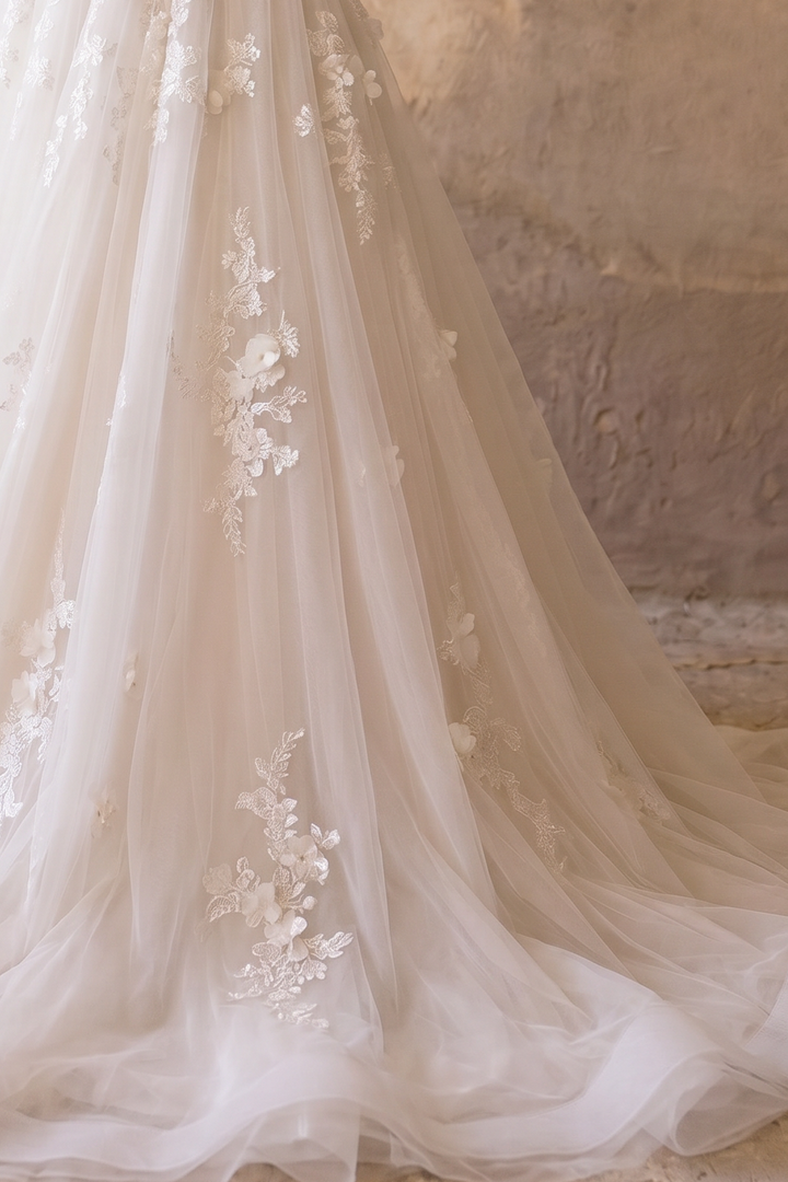Luxury Modest Wedding Dress with High Neck Lace-Long Sleeves and Layered A-Line Skirt – Elegant Bridal Gown Plus Size