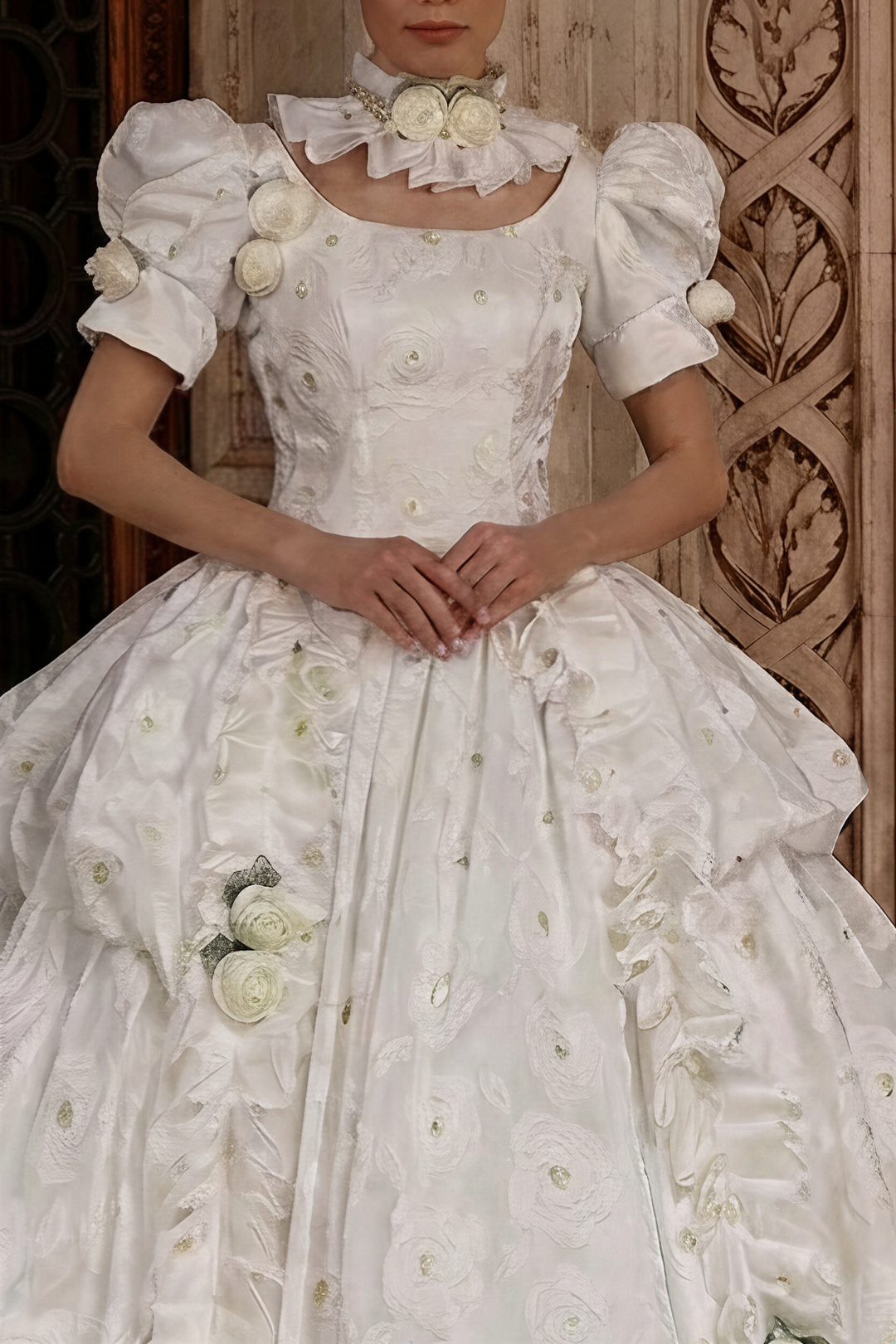 Marie Antoinette Wedding Dress in White Rococo Floral Fabric with Puff Sleeves and Tiered Skirt – Baroque Ball Gown Plus Size