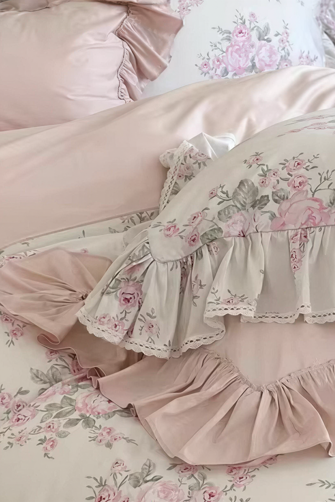 Pink Rose Lace Bedding Set – Garden of Petals