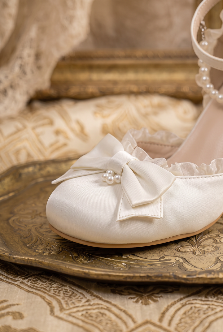 Handmade Vintage-Inspired Rococo Ivory Patent PU Mary Jane Heels with Heart-Shaped Heel and Pearl Details