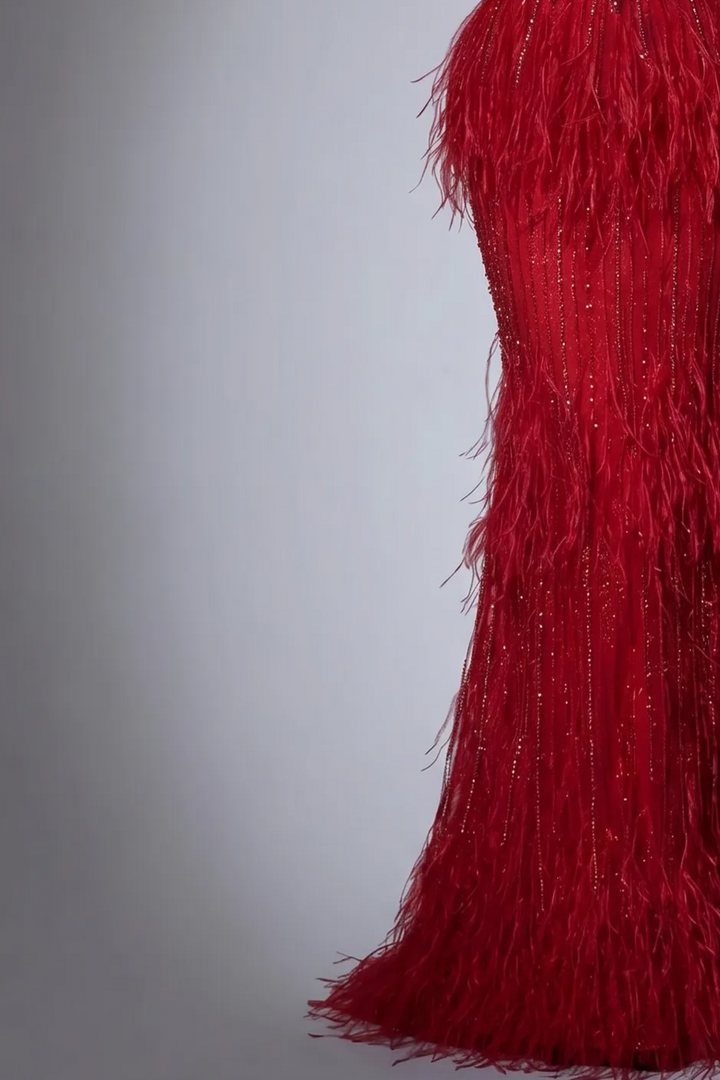 Red Feather Mermaid Evening Gown with Off-the-Shoulder Neckline and Beaded Corset Bodice – Luxury Formal Dress Plus Size