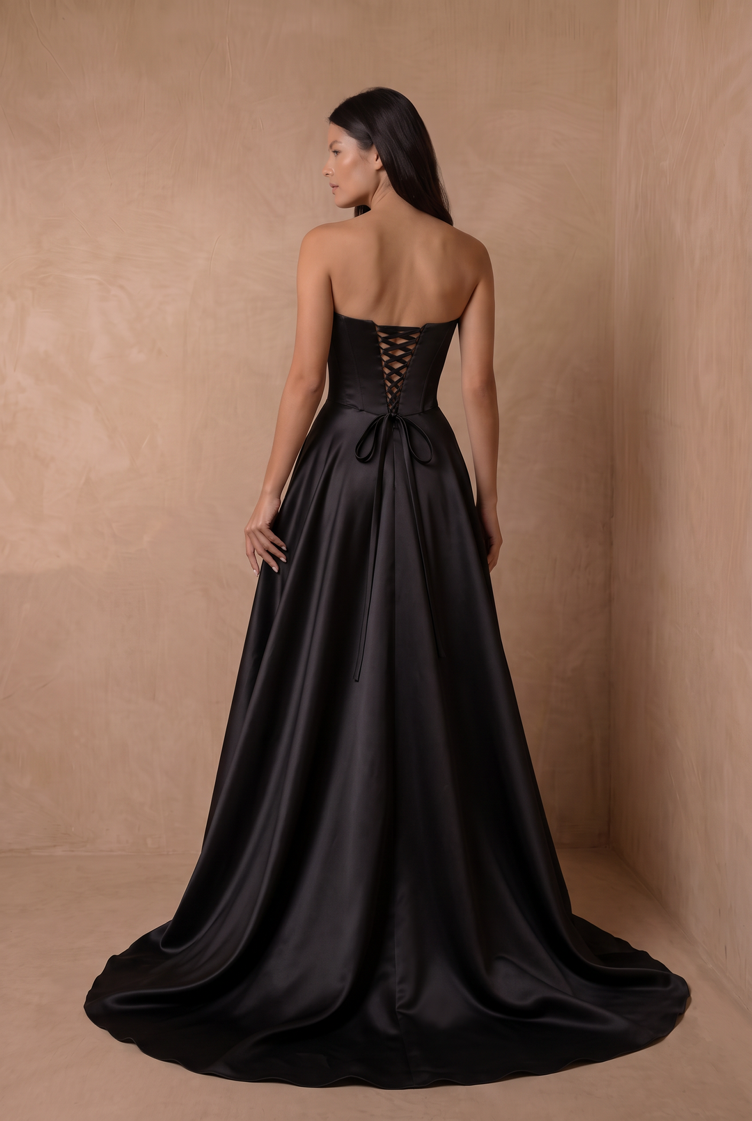 Simple Gothic Black Satin Corset Wedding Dress – Strapless Sweetheart Bridal Gown with Lace-Up Back and Flowing Train Plus Size