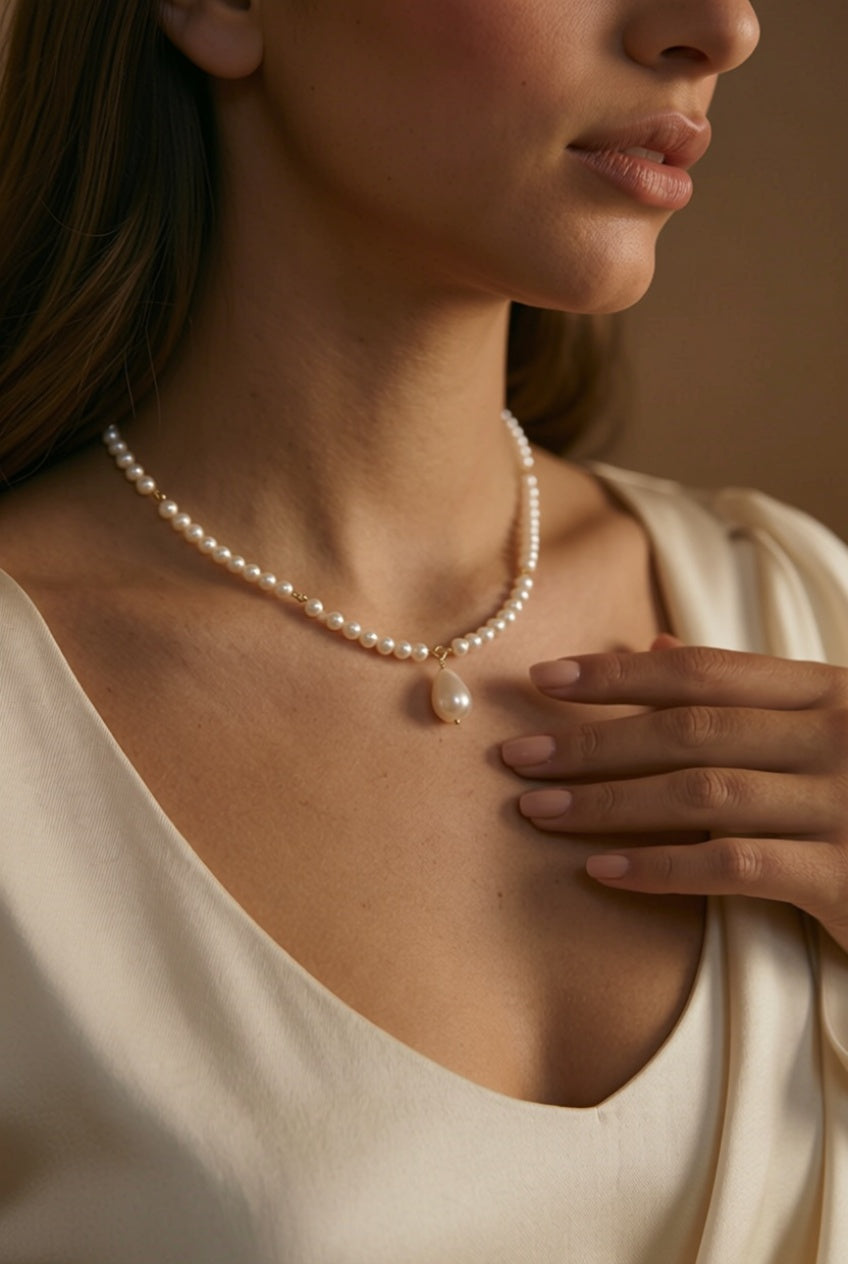 Soft Bloom – Regency Pearl Drop Necklace | Bridgerton Minimal Elegance