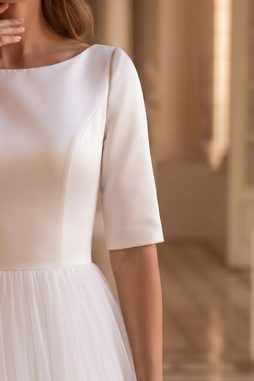 Zeitlose Schönheit: Schlichtes, schlichtes Satin-Spitzen-Brautkleid mit Ärmeln in Übergröße