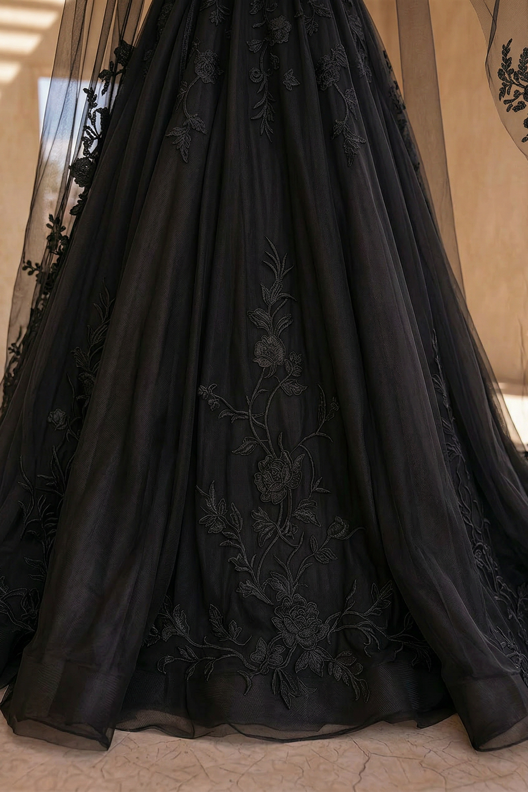 Unconventional Black Gothic Wedding Dress – Long Sleeve Corset Luxury Bridal Gown Plus Size