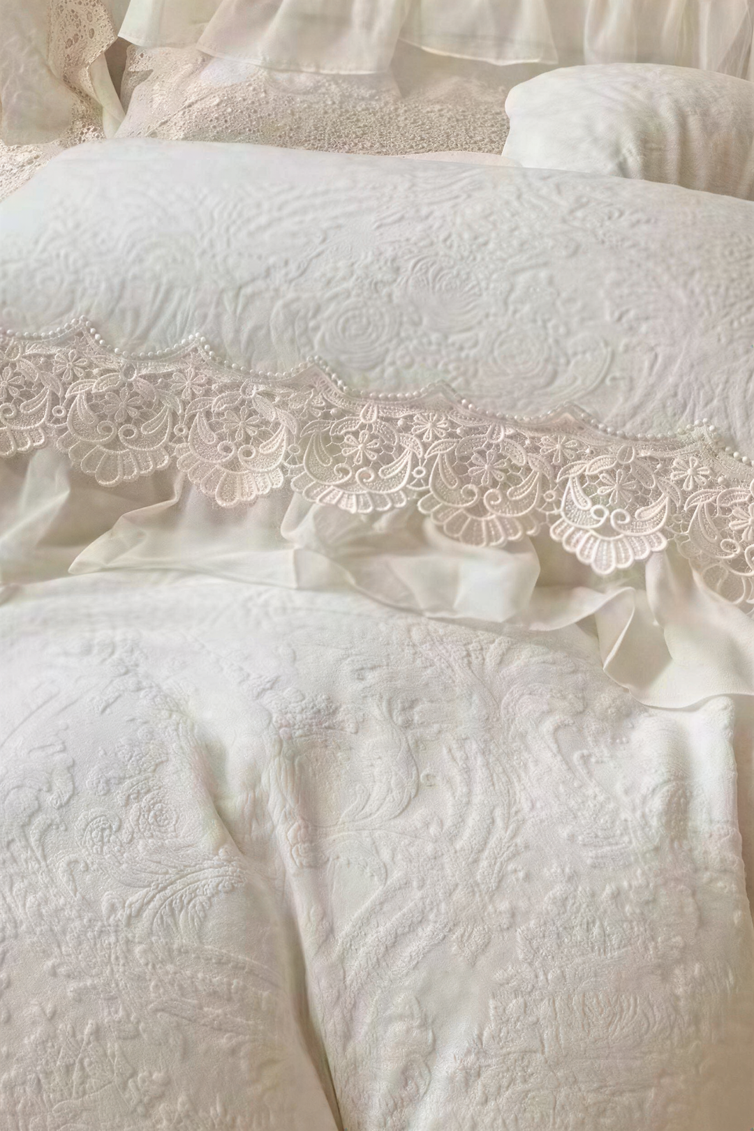 Velvet Princess Duvet Cover Set – Winter Swan Whisper