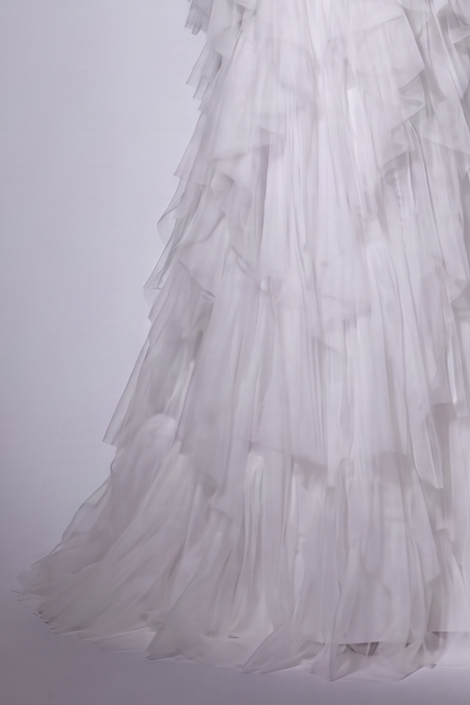 White Mermaid Wedding Dress with Ruched Corset Bodice and Layered Tulle Skirt – Strapless Ruffle Bridal Gown Plus Size