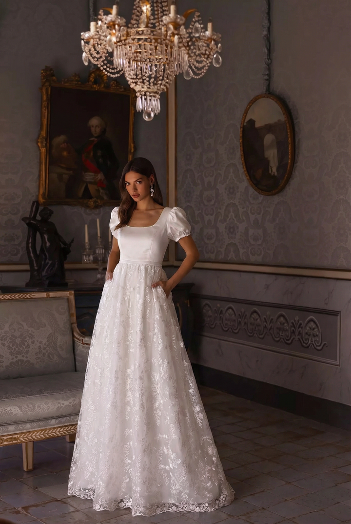 Bridgerton Daphne White Regency Era Dress with Floral Embroidered Train - Custom Regency Gown with Puff Sleeves Plus Size