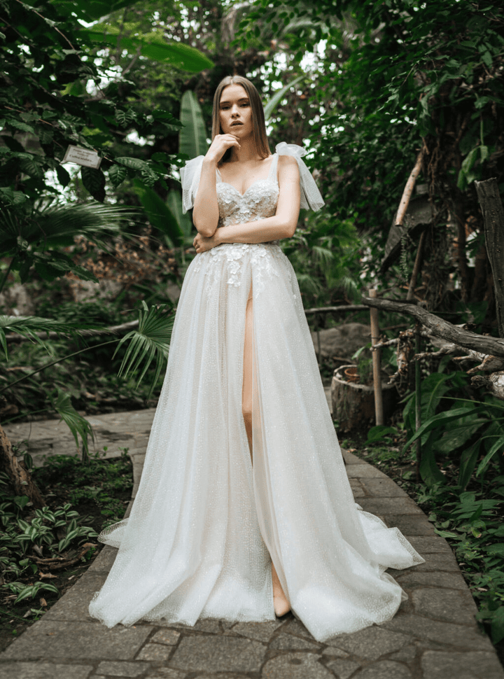 Aline Wedding Dress with High Slit - Sweetheart Neckline Wedding Dress with Floral Corset and Tulle Skirt Plus Size - MELINA - WonderlandByLilian