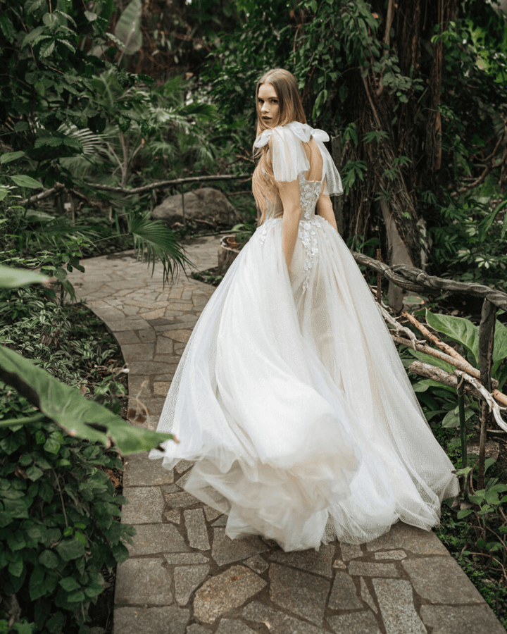 Aline Wedding Dress with High Slit - Sweetheart Neckline Wedding Dress with Floral Corset and Tulle Skirt Plus Size - MELINA - WonderlandByLilian