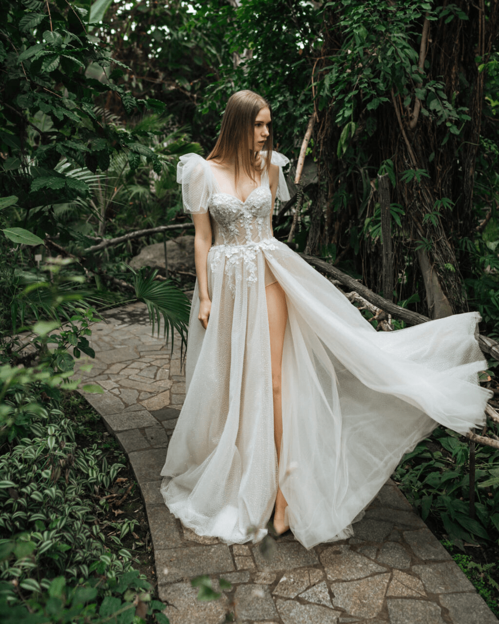 Aline Wedding Dress with High Slit - Sweetheart Neckline Wedding Dress with Floral Corset and Tulle Skirt Plus Size - MELINA - WonderlandByLilian