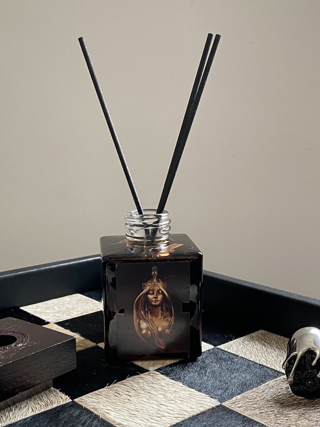 Art Deco Egyptian Limited Nile Reed Diffuser with Fresh Herb in Handmade Murano Glass Bottle - WonderlandByLilian