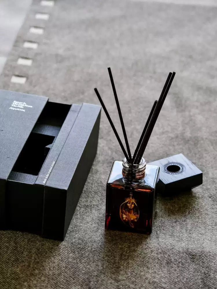 Art Deco Egyptian Limited Nile Reed Diffuser with Fresh Herb in Handmade Murano Glass Bottle - WonderlandByLilian