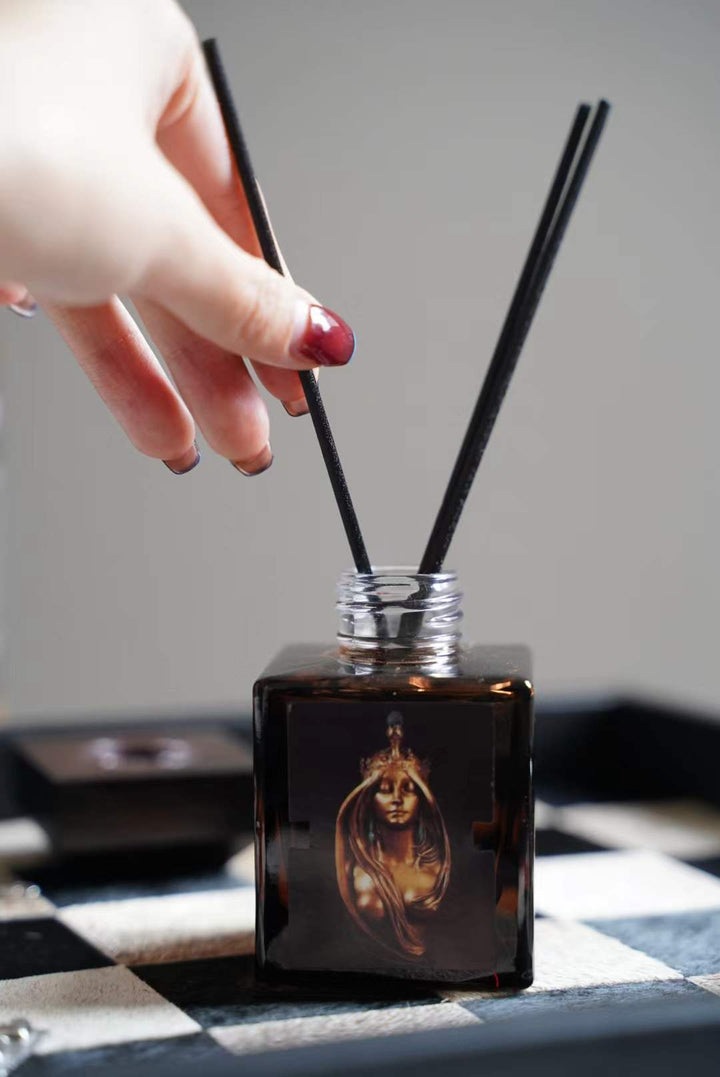 Art Deco Egyptian Limited Nile Reed Diffuser with Fresh Herb in Handmade Murano Glass Bottle - WonderlandByLilian