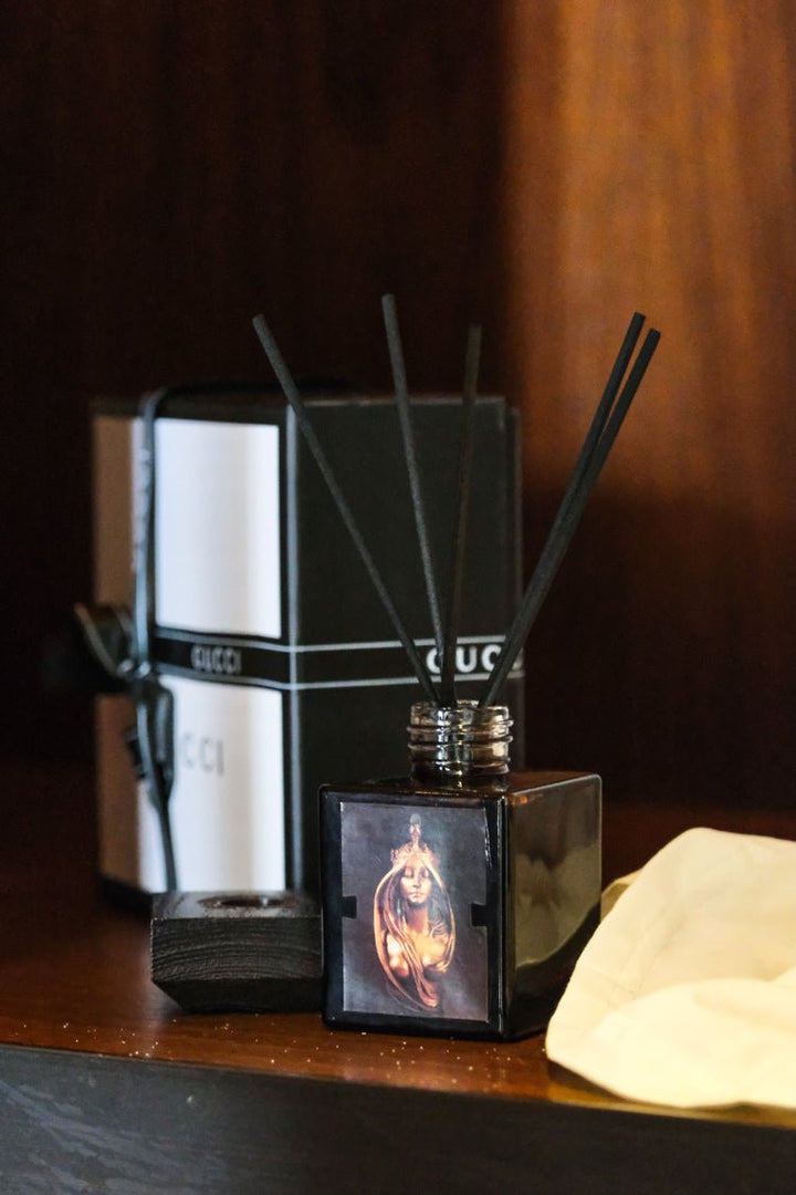 Art Deco Egyptian Limited Nile Reed Diffuser with Fresh Herb in Handmade Murano Glass Bottle - WonderlandByLilian