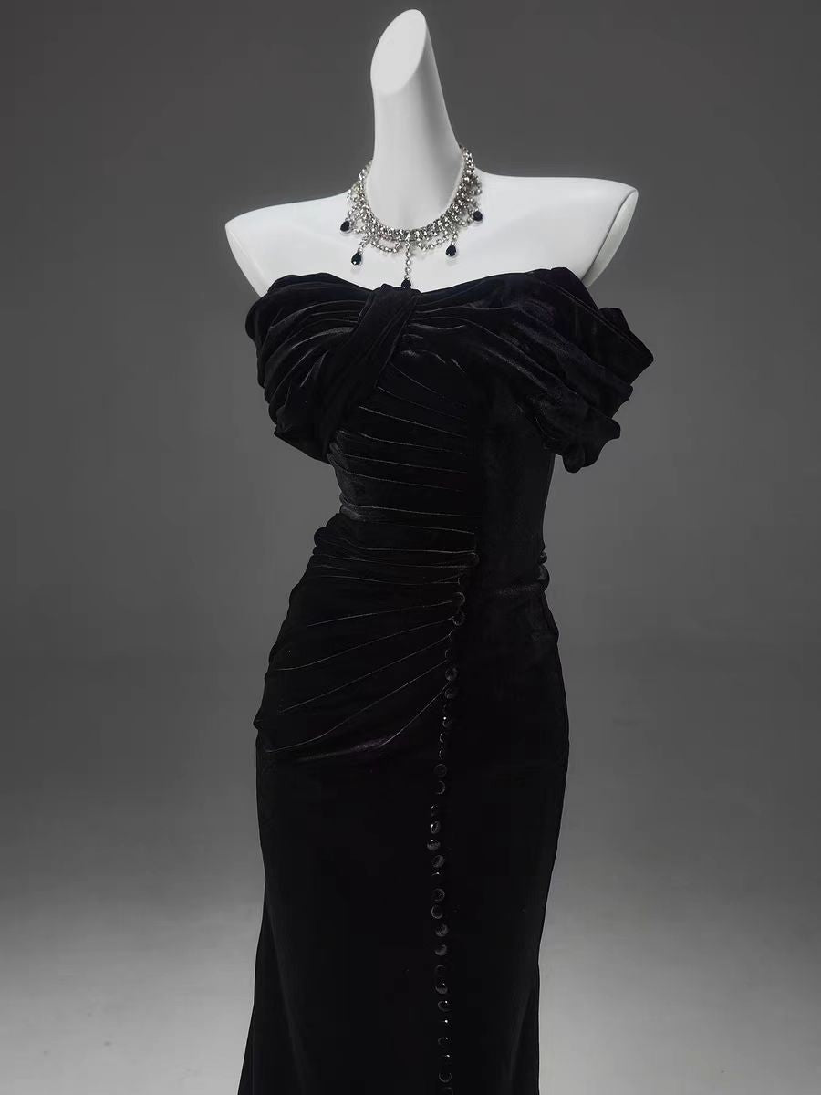 Gothic Black Victorian Off-the-Shoulder Velvet Evening Gown - Plus Size Size 0 / Black Gothic Black Victorian Off-the-Shoulder Velvet Evening Gown - Plus Size Size 0 / Black