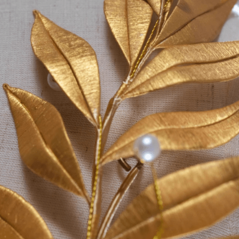 Bridgerton - Inspired Handmade Regency Era Gold Leaf Pearl Headpiece - Pearl Hair Accessorie - WonderlandByLilian