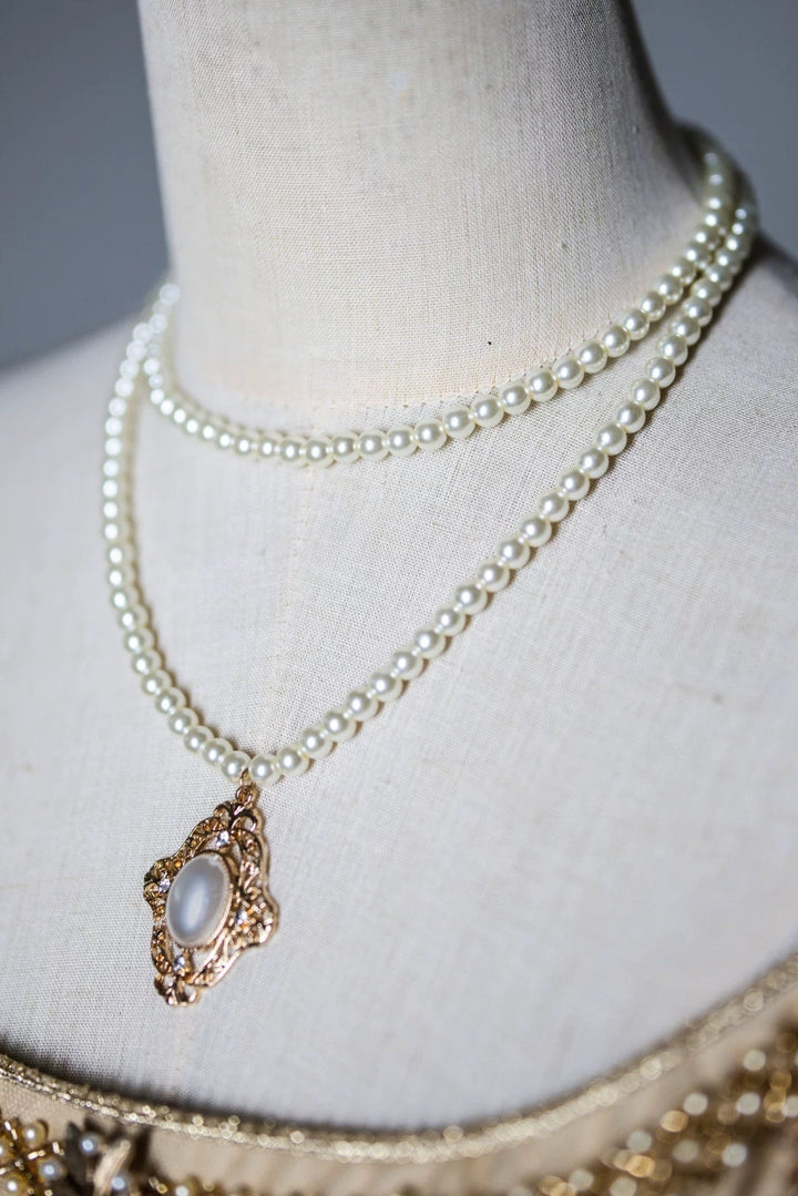 Bridgerton - Inspired Handmade Regency Era Pearl Pendant Necklace Jewelry - WonderlandByLilian