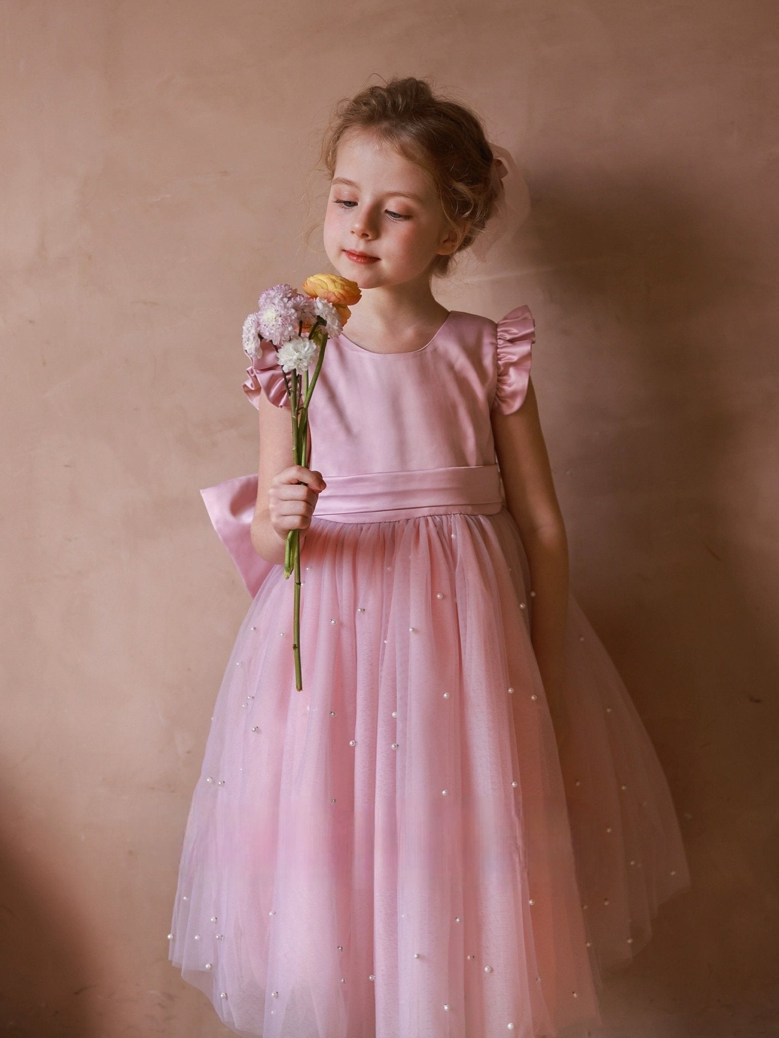 Pearl pink flower retailer girl dress