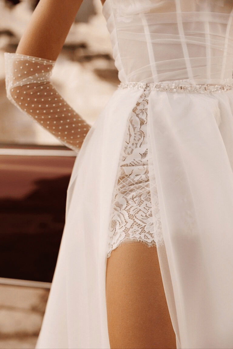 Convertible Wedding Dress - Lace Corset Back Wedding Dress - Mini Elopement Dress with Tulle Plus Size - NAOMI Size 18W Convertible Wedding Dress - Lace Corset Back Wedding Dress - Mini Elopement Dress with Tulle Plus Size - NAOMI Size 18W