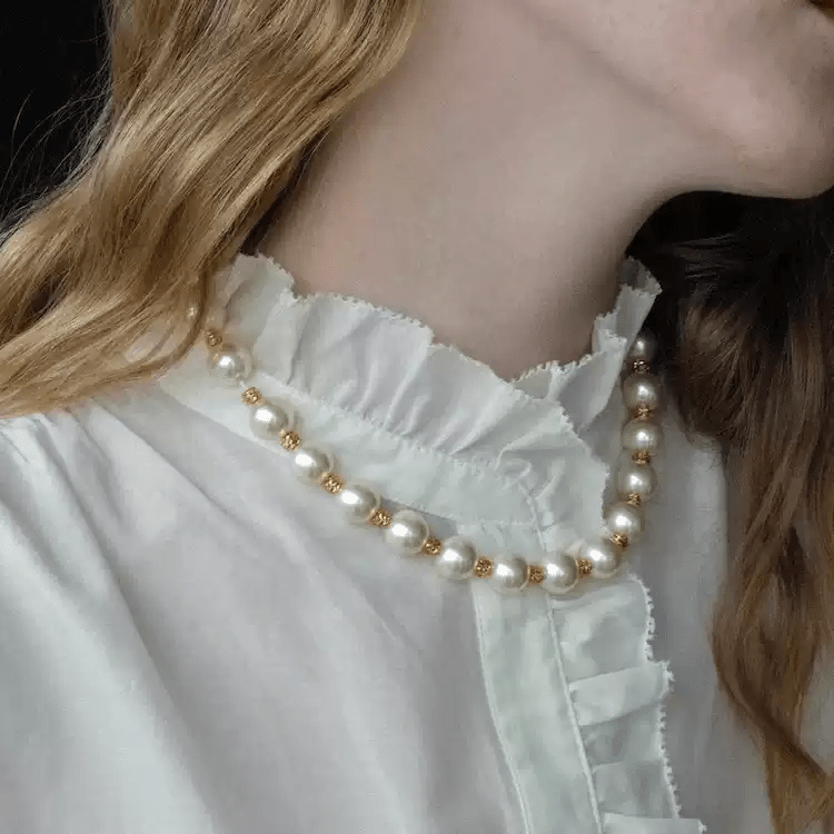 Courtly Dreams – Handmade Vintage Pearl Necklace – Buckingham Palace - WonderlandByLilian