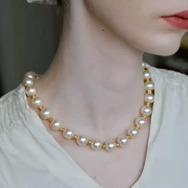 Courtly Dreams – Handmade Vintage Pearl Necklace – Buckingham Palace - WonderlandByLilian