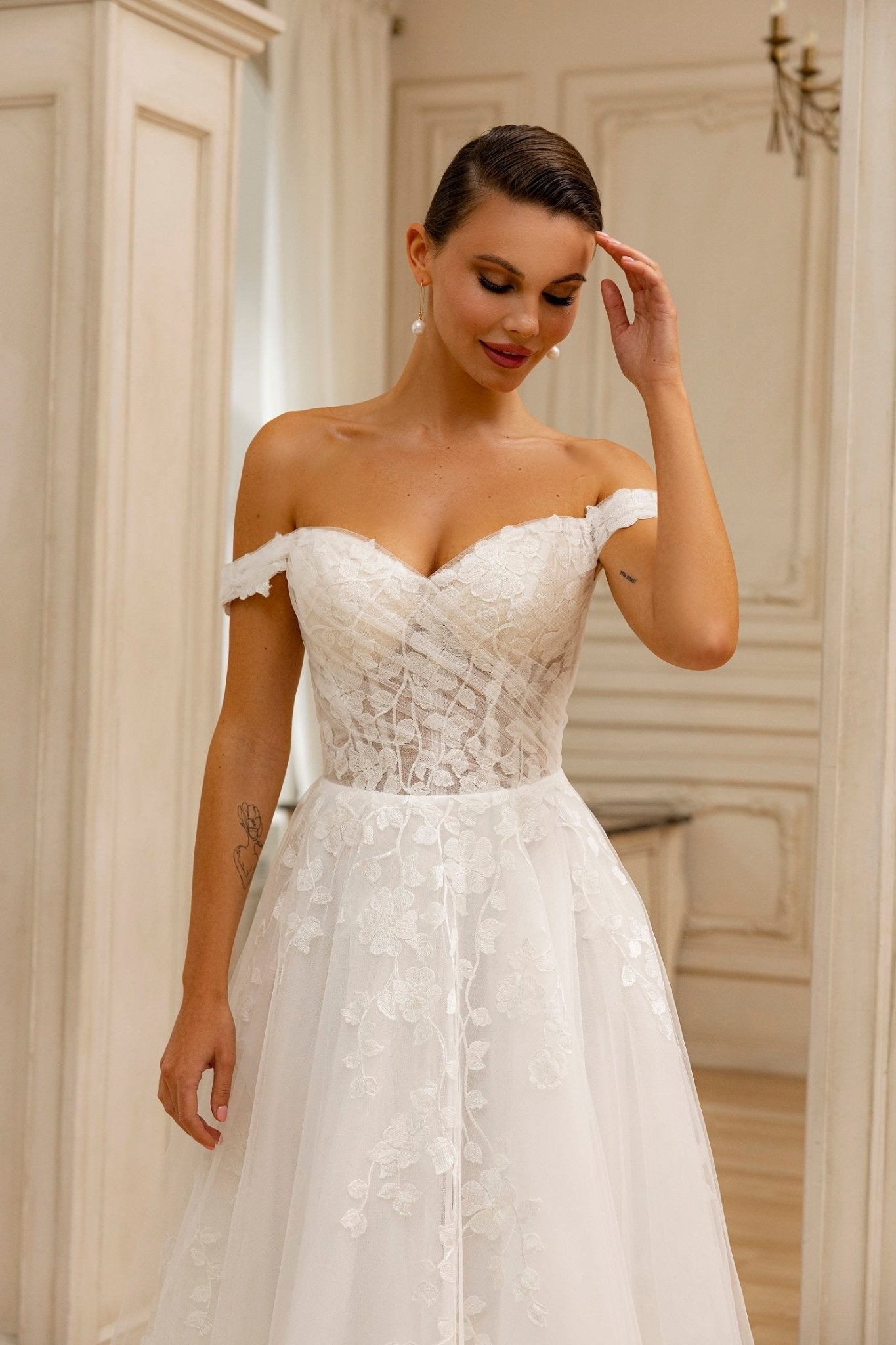 Elegant Off-Shoulder Lace Wedding Dress with Basketweave Bodice and Tulle Skirt Plus Size - WonderlandByLilian