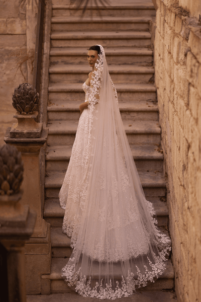 Elegant Wedding Dress with Floral Embellishments and Glitter Dress - Sweetheart Neckline Wedding Gown Plus Size - WonderlandByLilian