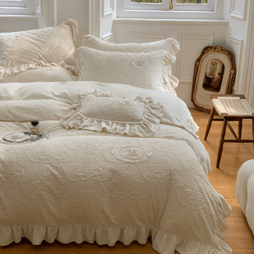 French Palace Velvet Bedding Set - WonderlandByLilian