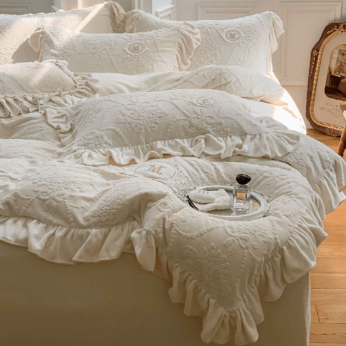 French Palace Velvet Bedding Set - WonderlandByLilian