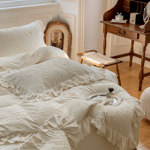 French Palace Velvet Bedding Set - WonderlandByLilian