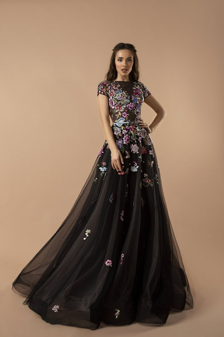 Gothic Black Floral Tulle Wedding Dress - Appliqué Embroidered Evening Gown Plus Size - WonderlandByLilian