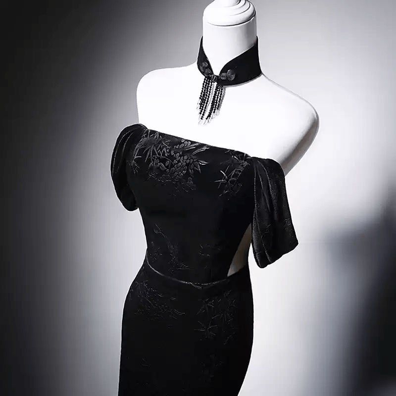 Gothic Black Velvet Evening Dress with Choker Detail - Black Evening Gown with Off-Shoulder Design Plus Size Size 6 / Black Gothic Black Velvet Evening Dress with Choker Detail - Black Evening Gown with Off-Shoulder Design Plus Size Size 6 / Black