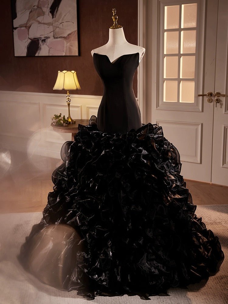 Gothic Black Wedding Dress - Ruffled Mermaid Wedding Gown with Sweetheart Neckline Plus Size Size 24W / Black Gothic Black Wedding Dress - Ruffled Mermaid Wedding Gown with Sweetheart Neckline Plus Size Size 24W / Black